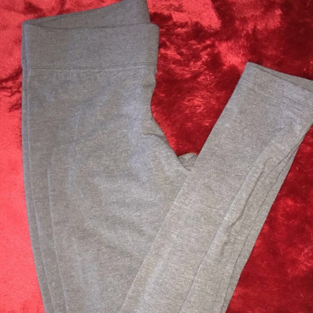 Gray Aeropostale leggings, size small